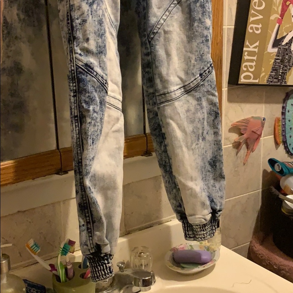 Red fox jeans - Picture 3 of 12